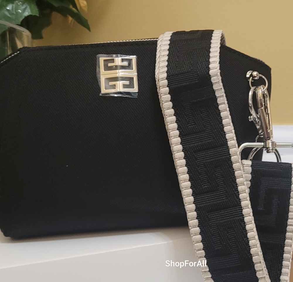 - Givenchy - Picture 8 of 15